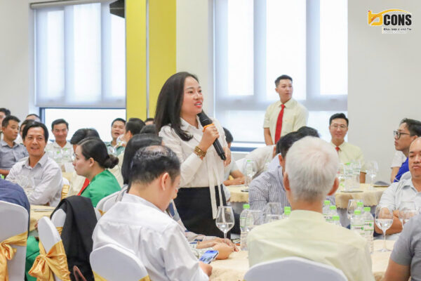 Đại diện nhà thầu góp ý tại buổi họp mặt đối tác Bcons 2026