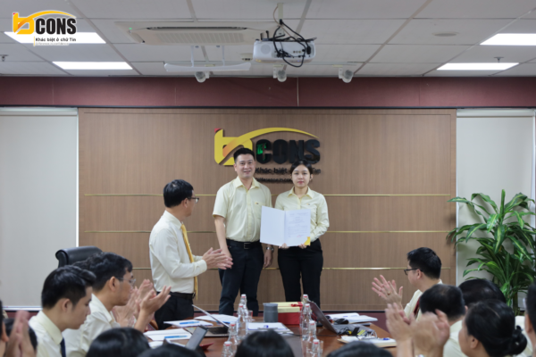Tập đoàn Bcons trao thưởng cho các sàn bán hàng xuất sắc